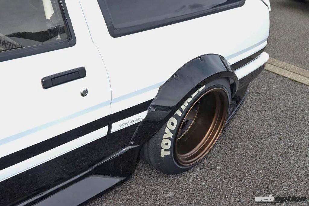 AE86邪道チューンに乾杯」ワイドボディ＋エアサスで唯一無二の