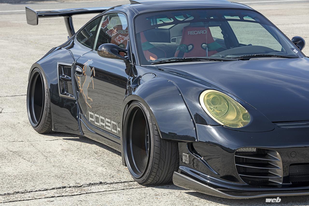ポルシェ996でここまでやるか・・・」計算し尽くされた200mmワイド