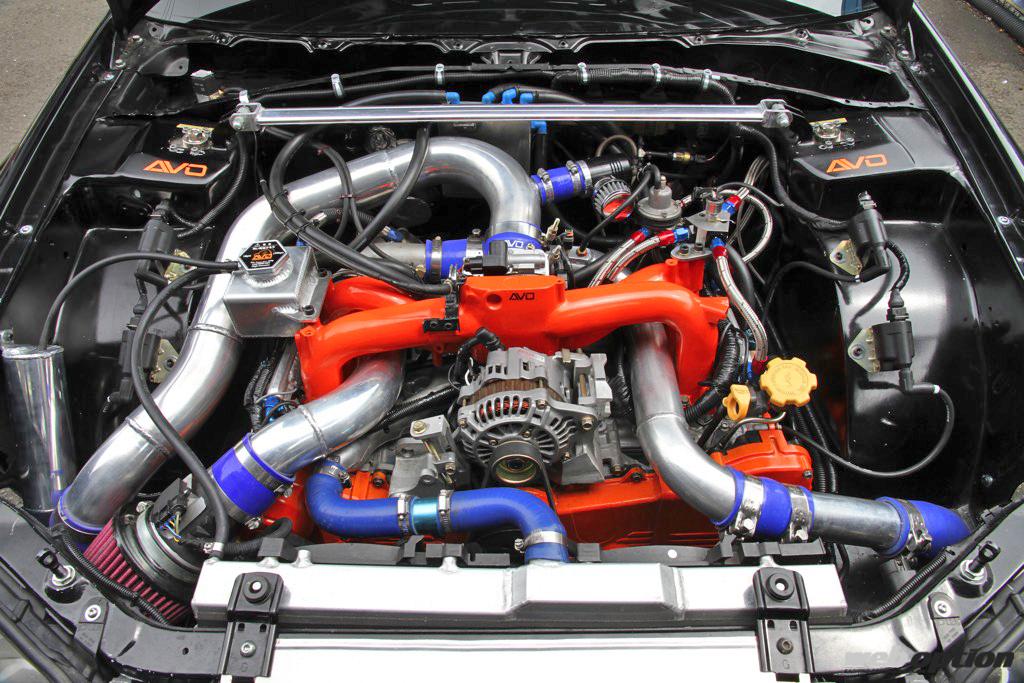 名門コスワースのEJ25改2.6Lコンプリートユニット搭載！」速さ