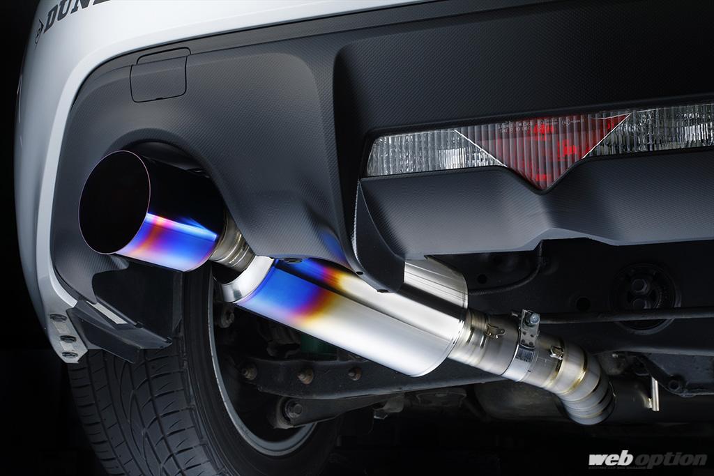 R1チタンエキゾーストの原点回帰モデル!?」一律16万8000円の『青