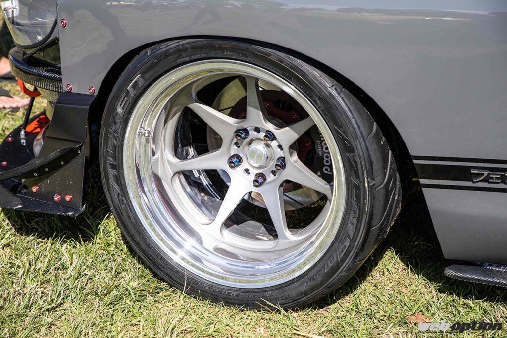 BMWの直6エンジンを搭載した魔改造S30Zも登場！」カリフォルニアで行