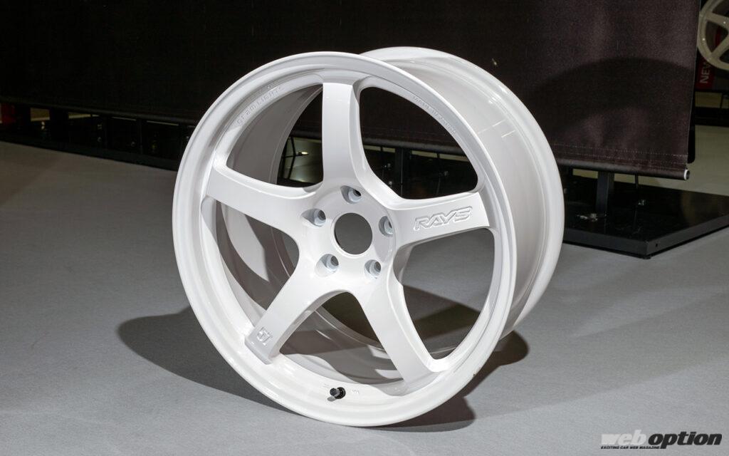 王道の10本スポークモデルがついに登場」グラムライツの最新作を総