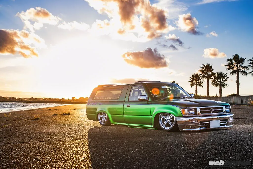 中身SW20なハイラックス・・・!?」脅威のミッドシップ・スポーツ