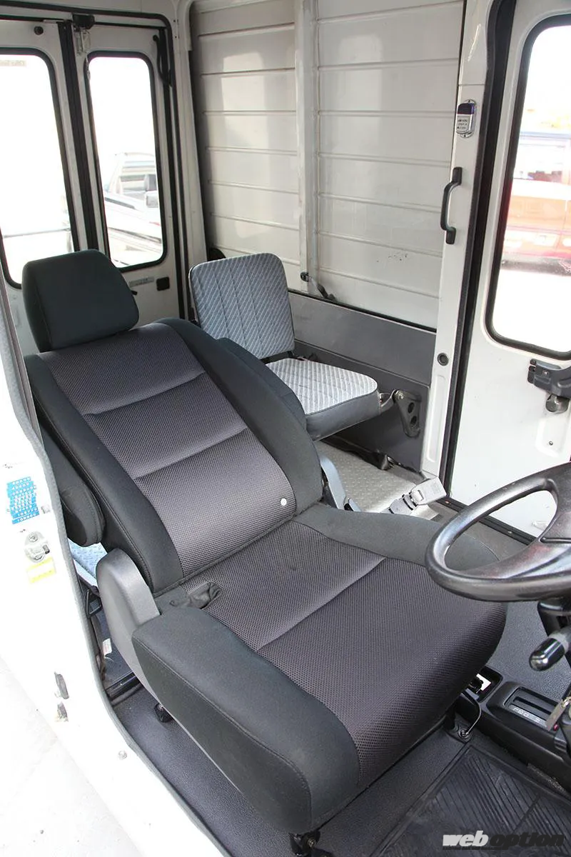 ウオークスルーバン 足グルマにミラウォークスルーバンは変態すぎ！」鬼才チューナーが選ん