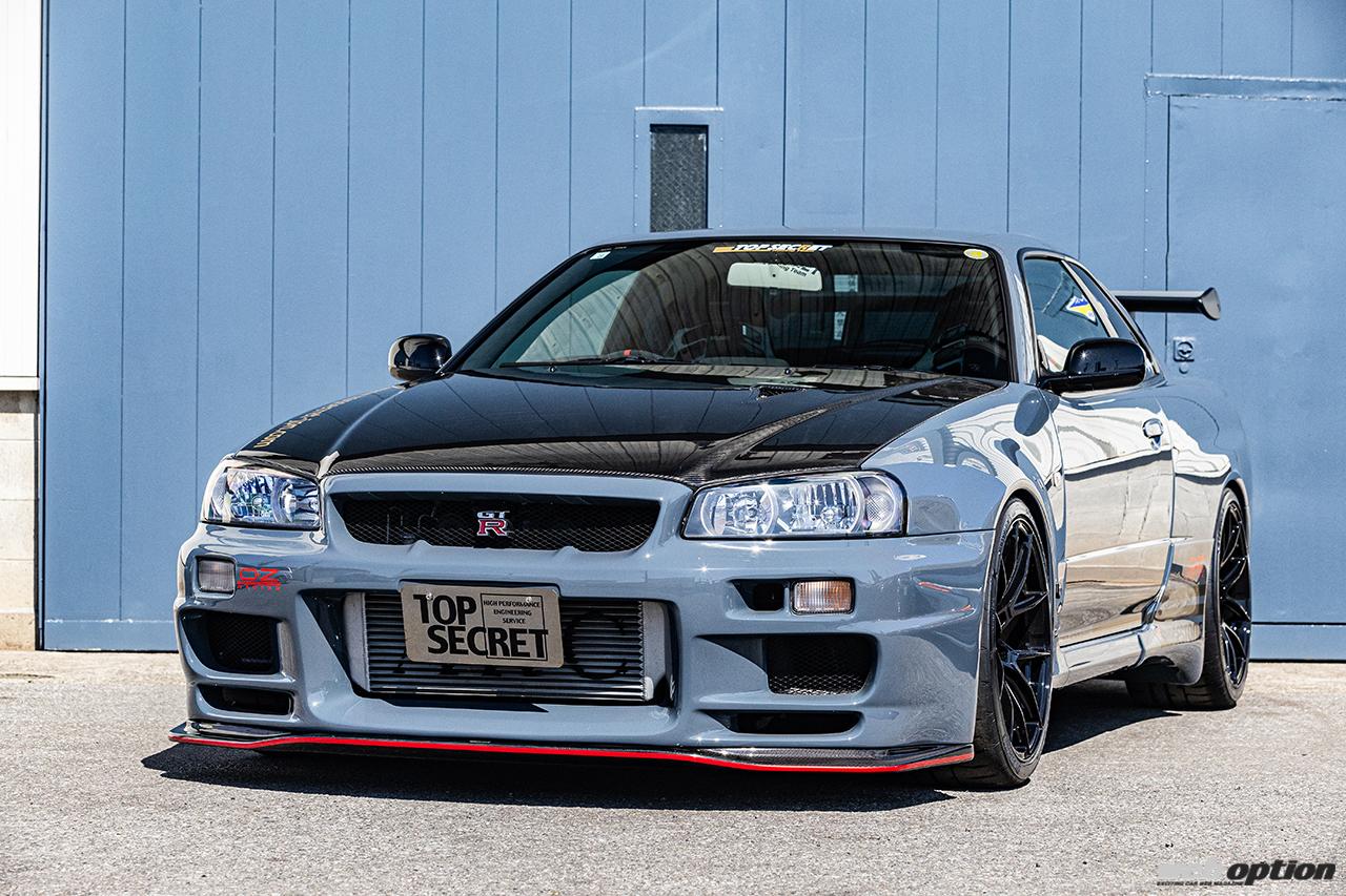 ベースは超希少なBNR34 VスペックIIニュルの雨天未走行車