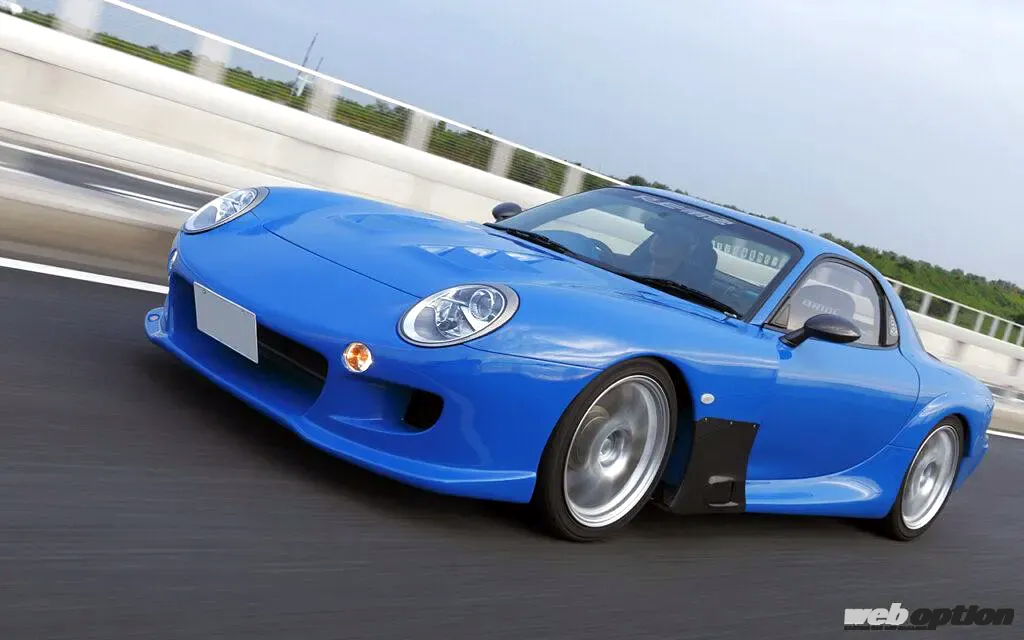 あまりの美しさに息を飲む・・・」電動ガルウイングを装備したRE雨宮