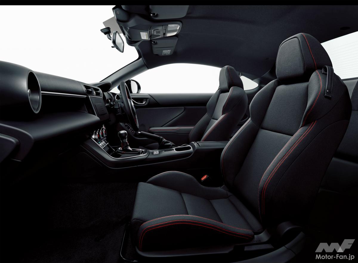 新型スバルBRZのRグレードのシート