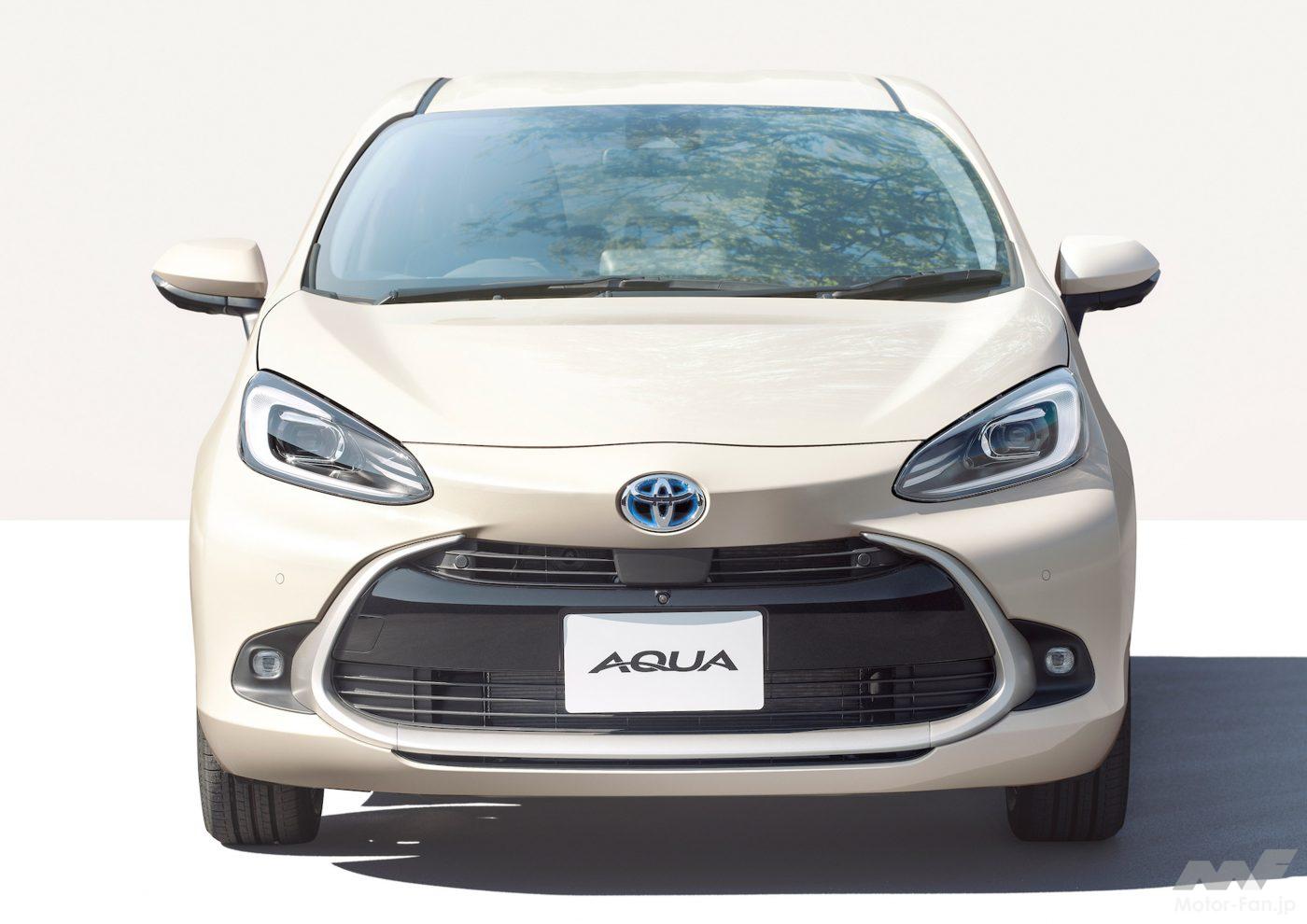 トヨタ アクアの真正面