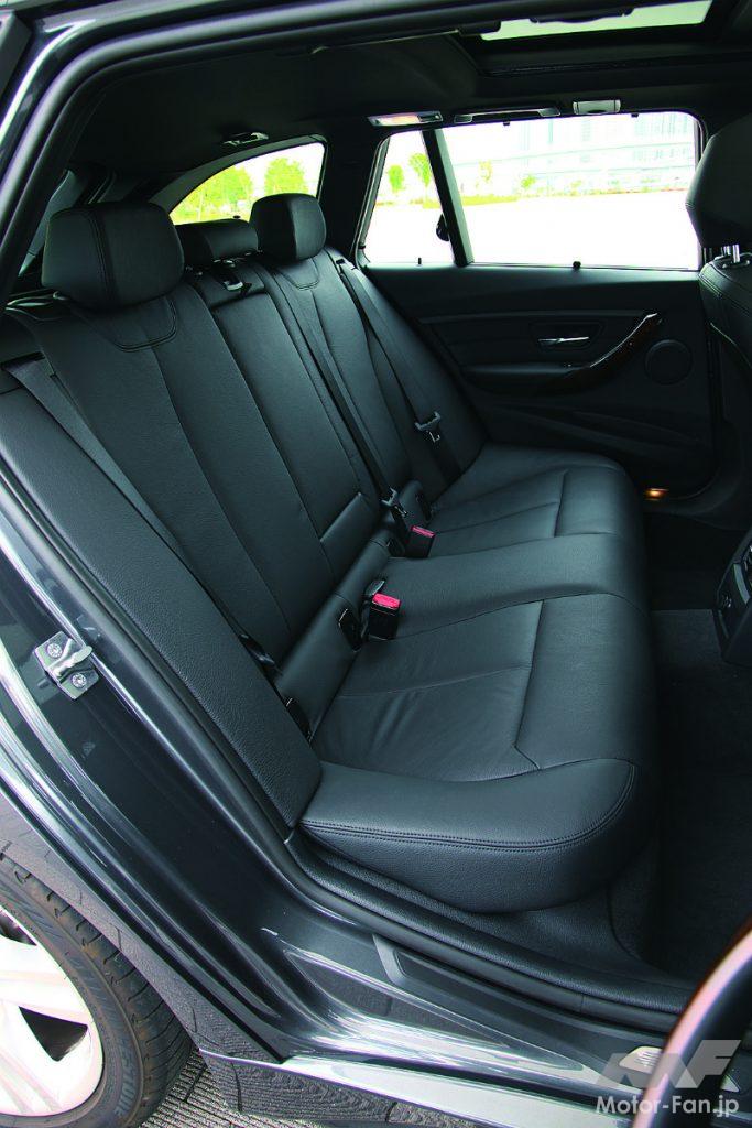 BMW 3シリーズ ツーリングの後席