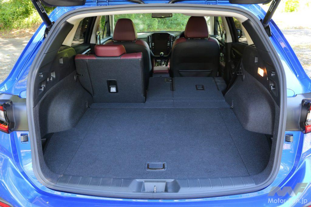 スバル レヴォーグの荷室