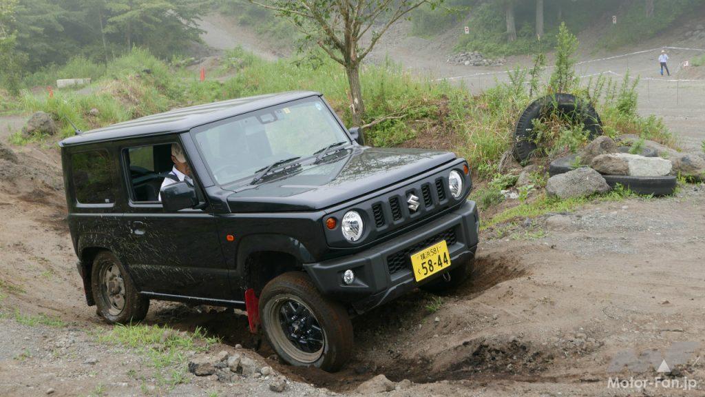 スズキ ジムニーのオフロード走行