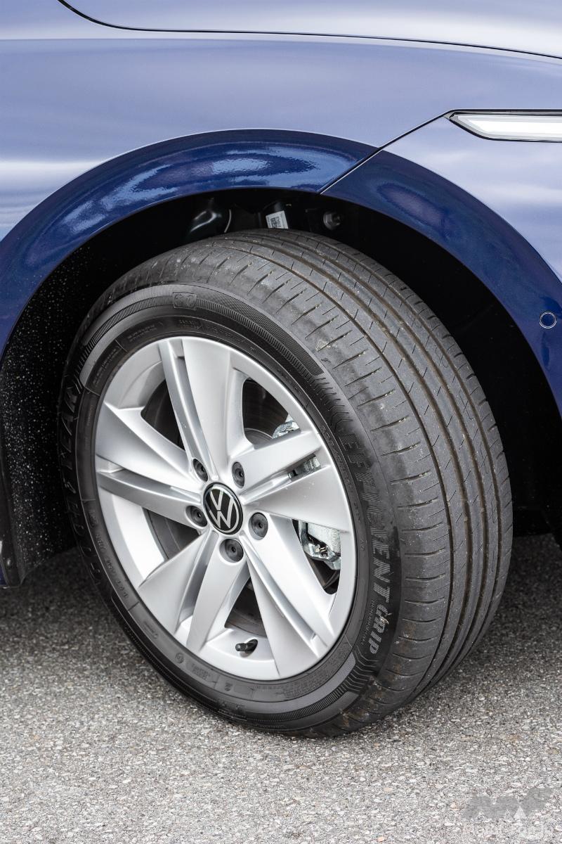 フォルクスワーゲン ゴルフ ヴァリアントのタイヤ