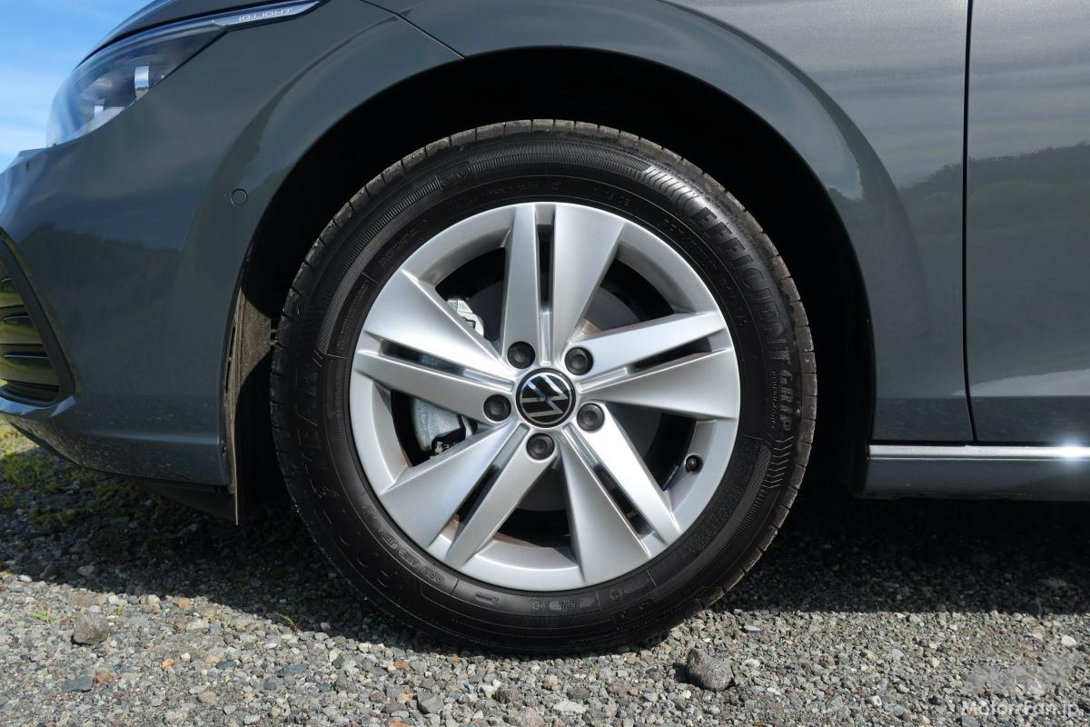 フォルクスワーゲン ゴルフ ヴァリアントのフロントタイヤ