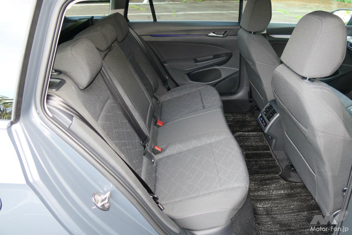 フォルクスワーゲン ゴルフ ヴァリアントの後席