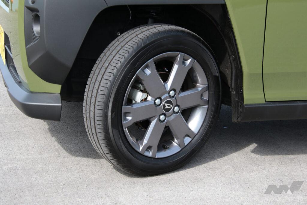 テスト車両は165/65R15 81Sのヨコハマ・ブルーアースFE AE30を装着