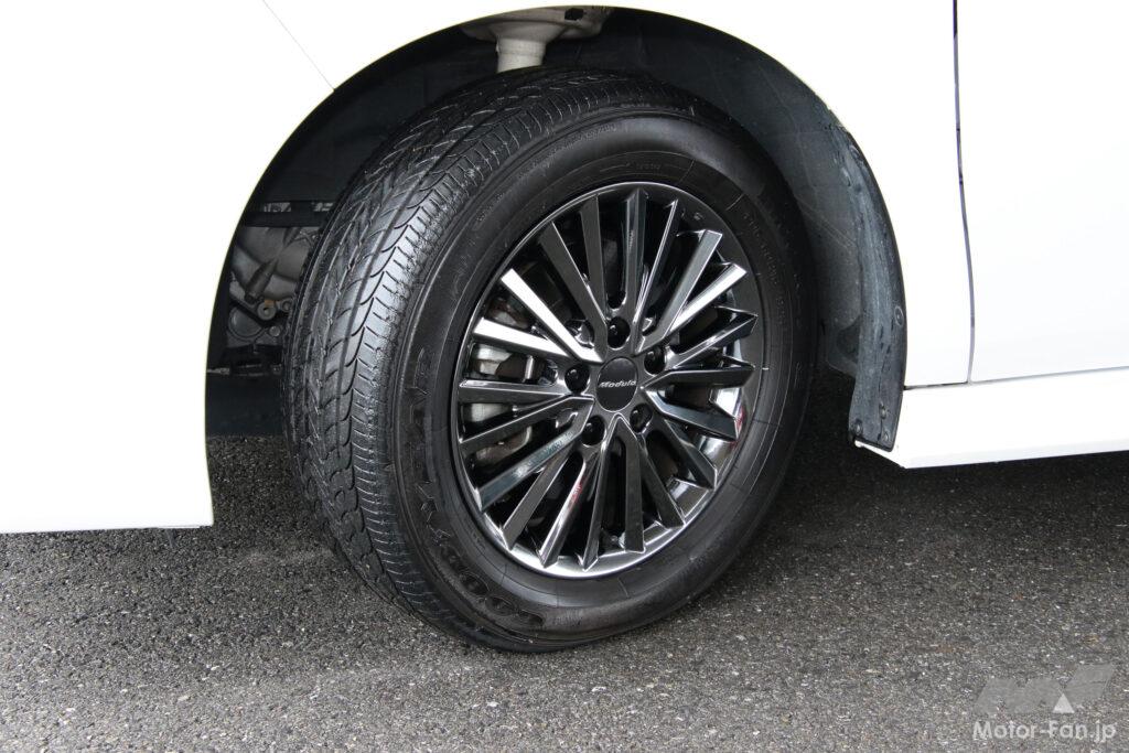 テスト車両は205/60R16 92Hのグッドイヤー・エフィシェントグリップを装着