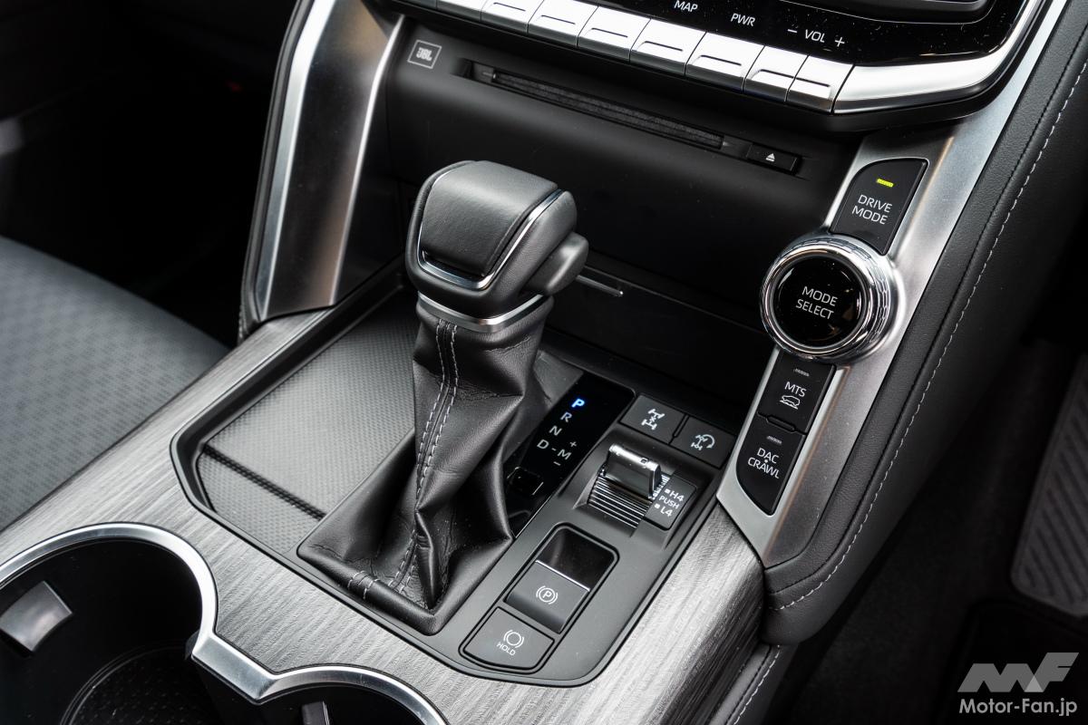 トヨタ ランドクルーザー GR SPORTのセンターコンソール