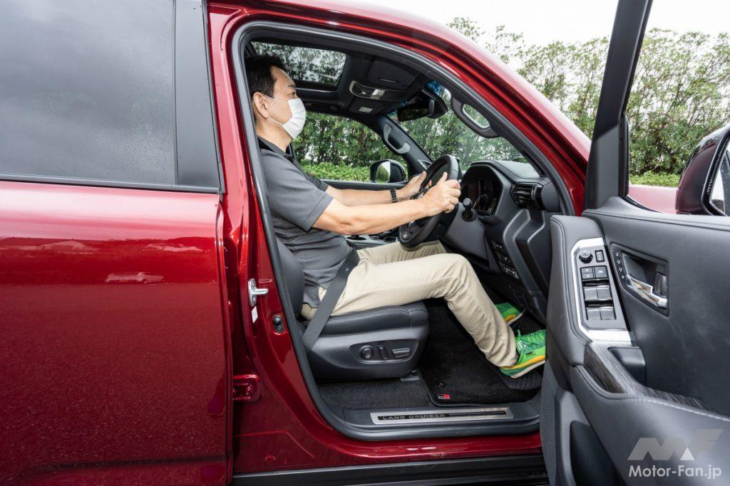 トヨタ ランドクルーザー GR SPORTの1列目席 着座状態