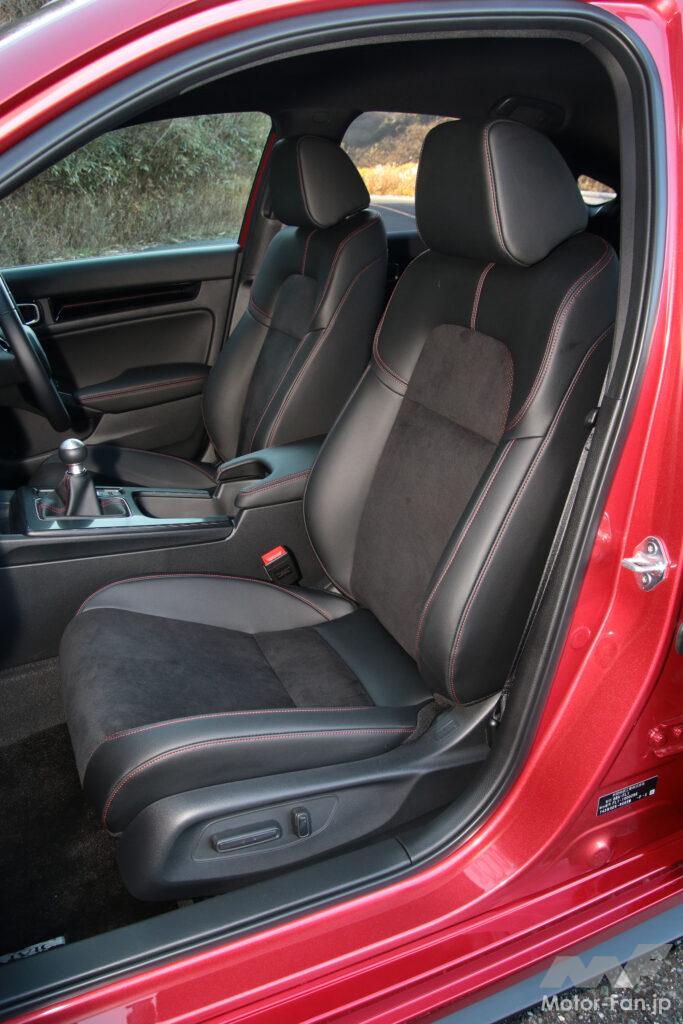 「ボディースタビライジングシート」が採用された前席。座面長は52cm、背もたれ高は65～80～88cm（筆者実測）