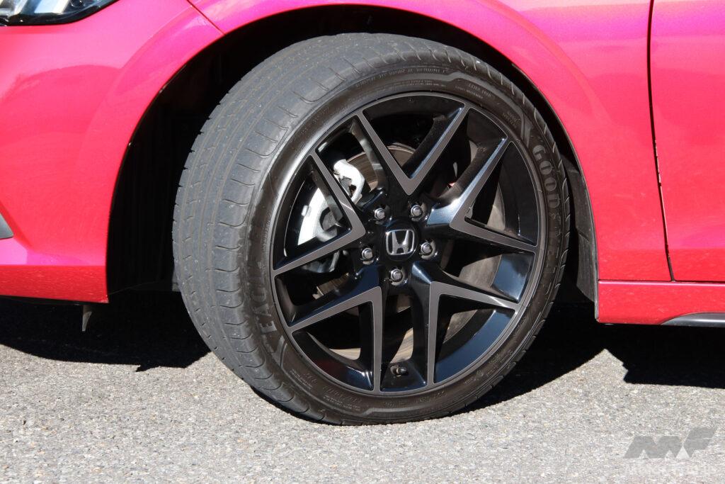 テスト車両は235/40R18 93Yのグッドイヤー・イーグルF1アシンメトリック2を装着