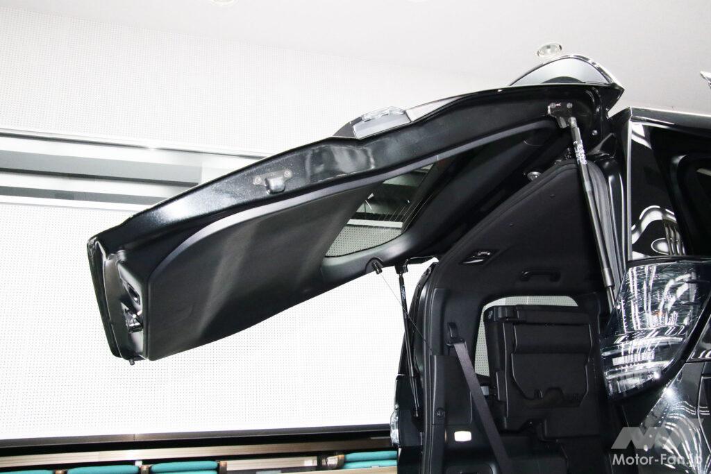 全車に標準装備される「フリーストップバックドア」