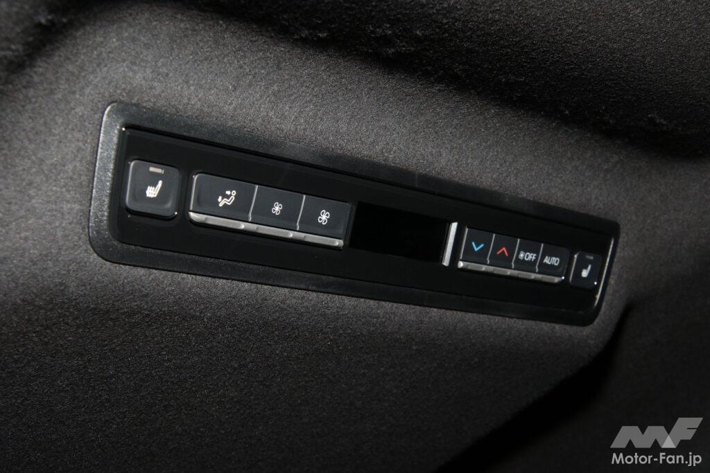 2列目シートヒーターのスイッチはルーフ部に設置