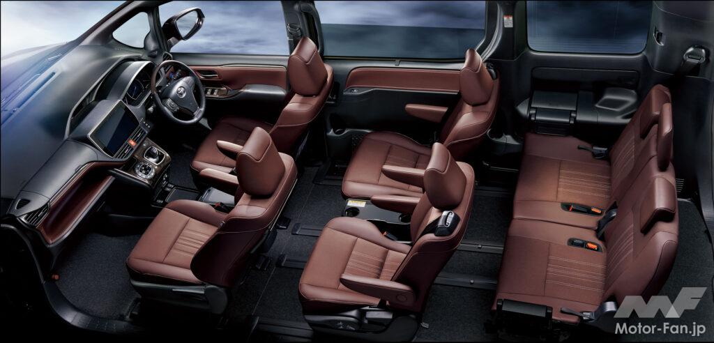 エスクァイア後期型の最上級グレードに設定されていたバーガンディ＆ブラックの合成皮革内装