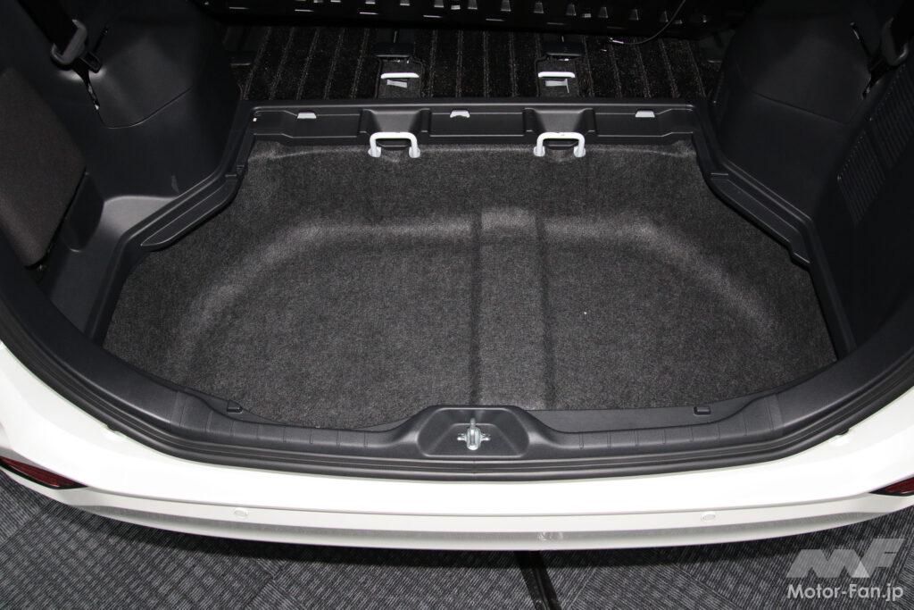 補機バッテリーがエンジンルームに移設され大幅に拡大したハイブリッド車の「スーパーラゲージボックス」