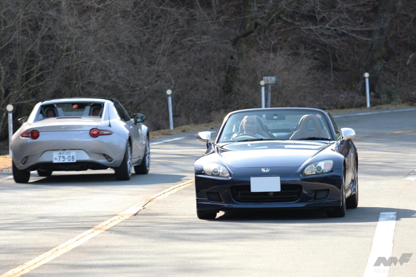 マツダ・ロードスターRF RS（左）、ホンダS2000（右）