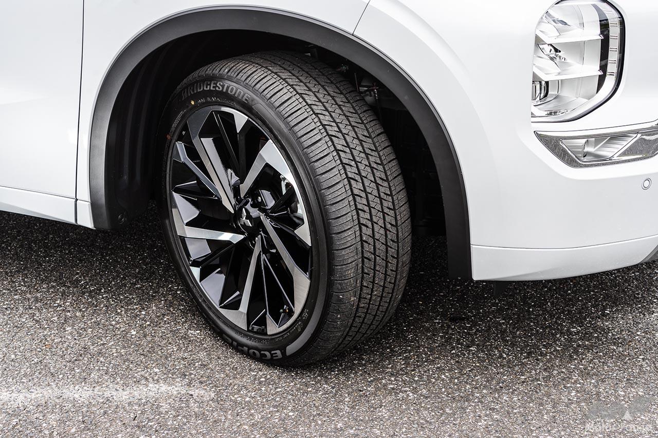 三菱アウトランダーPHEV