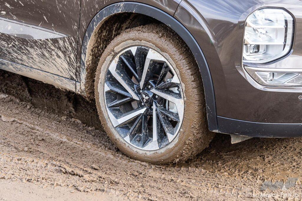 三菱アウトランダーPHEV