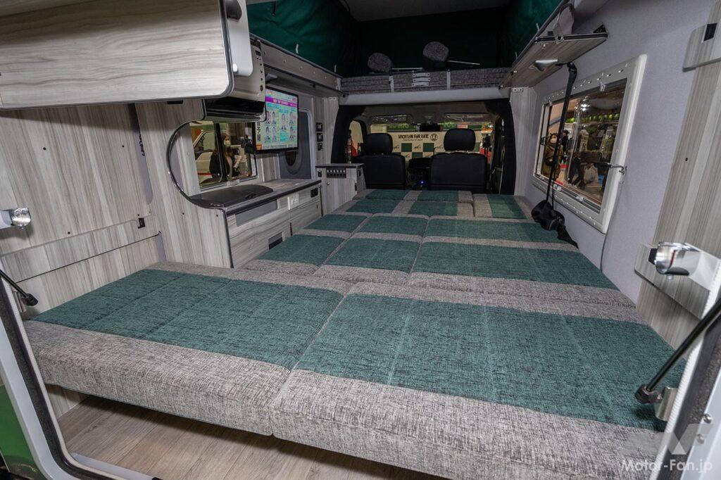 キャンピングカー