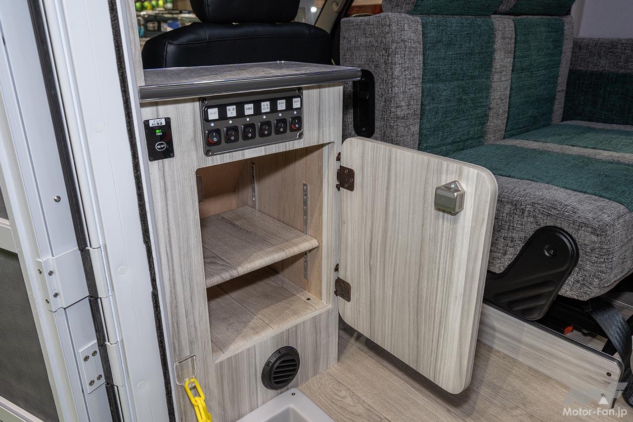 キャンピングカー