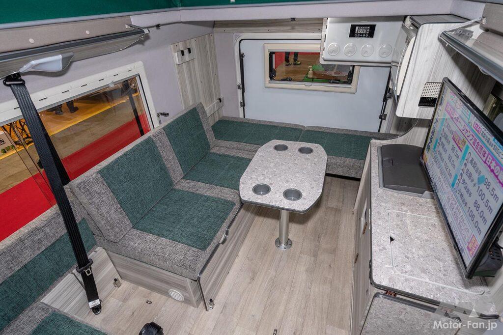 キャンピングカー