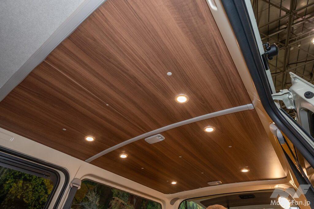 キャンピングカー