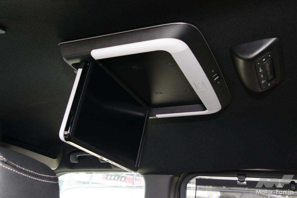 15.6インチの新型リア席モニター