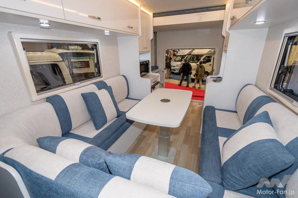 キャンピングカー