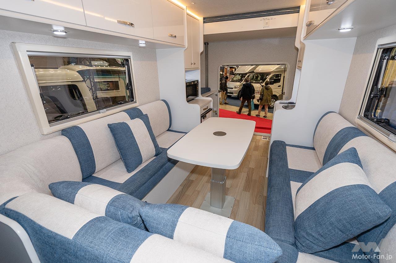 キャンピングカー