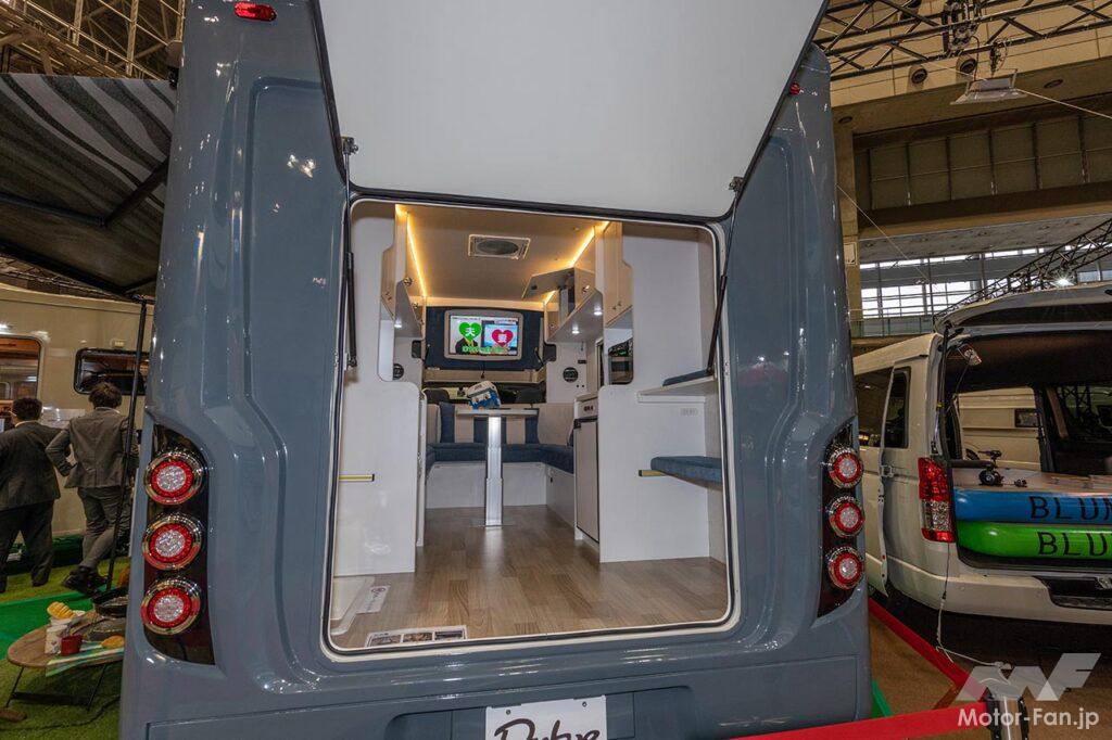 キャンピングカー