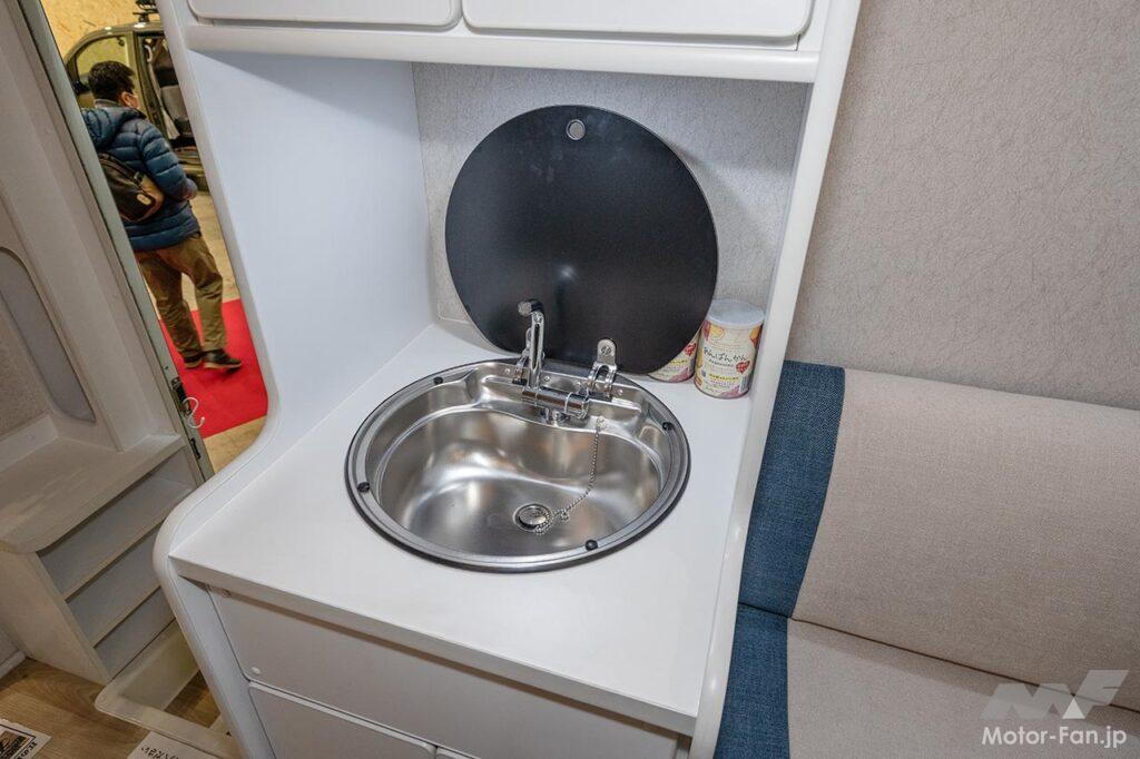 キャンピングカー