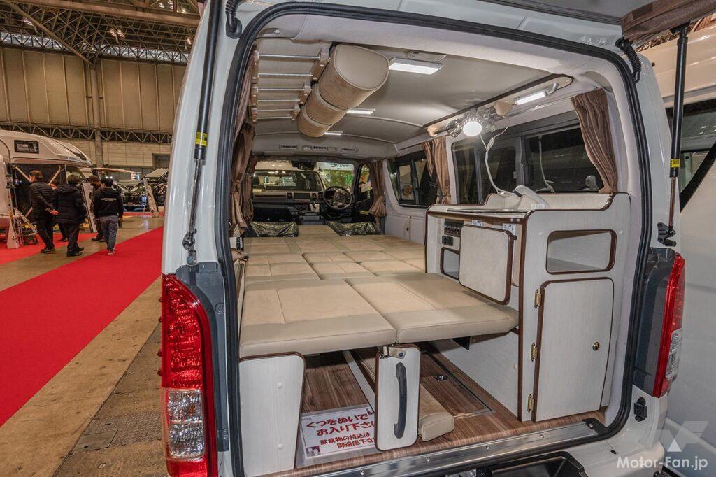 キャンピングカー