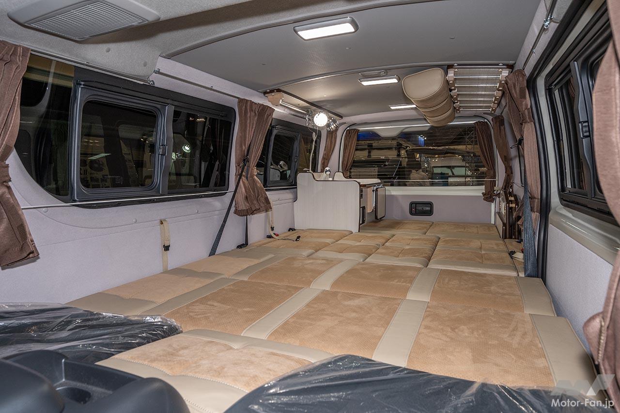 キャンピングカー