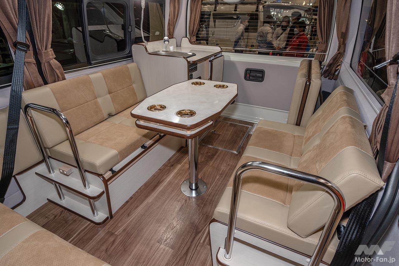 キャンピングカー