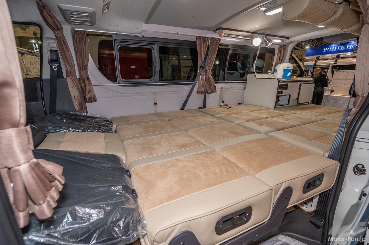 キャンピングカー