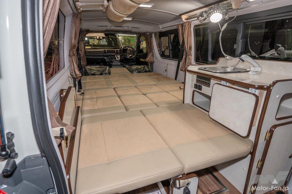 キャンピングカー