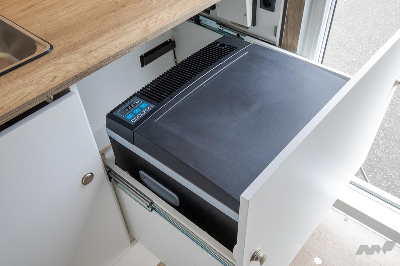 キャンピングカー