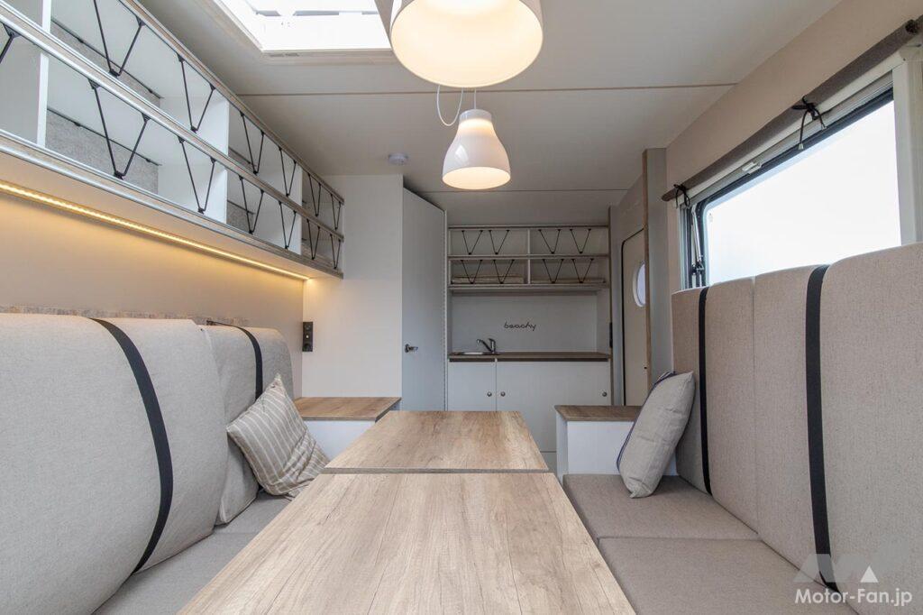 キャンピングカー