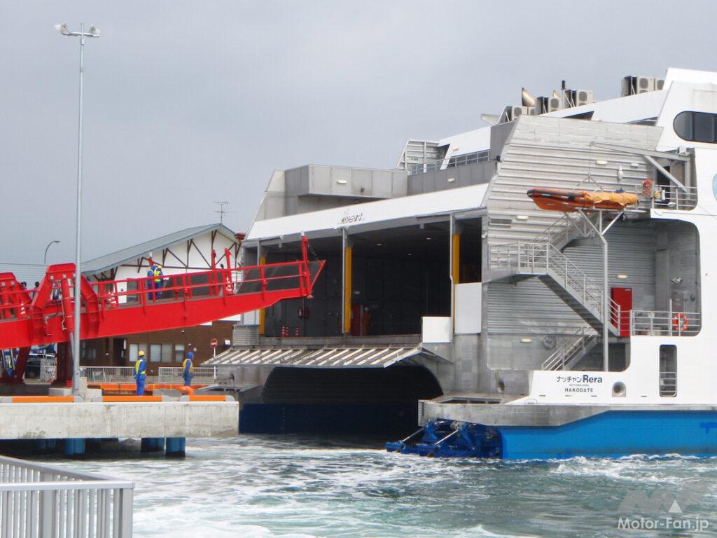 戦車を北海道から南西諸島に運ぶ最速カーフェリー「ナッチャン