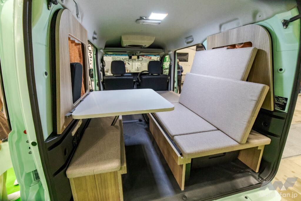 キャンピングカー