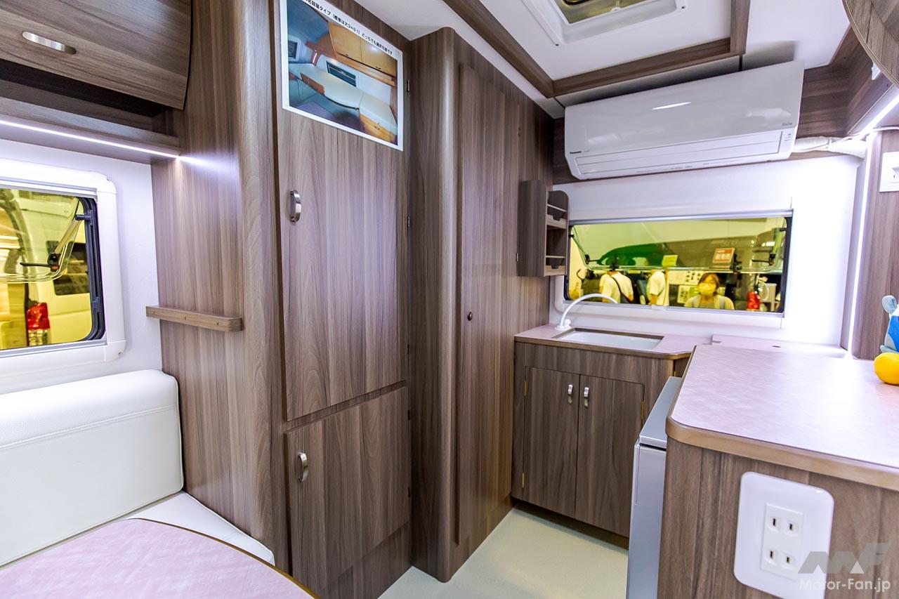 キャンピングカー